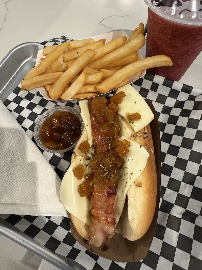 El Apartamento Colombian Burgers food