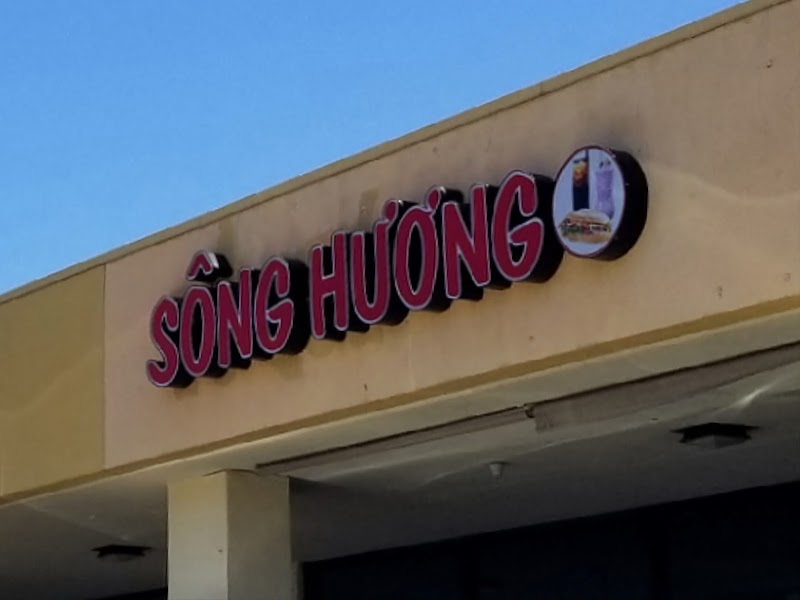 Sông Hương exterior