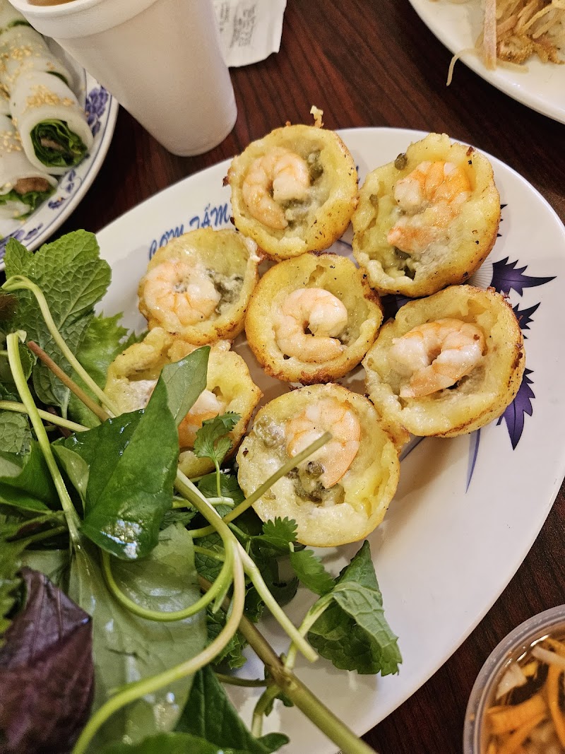 Quan Hue Restaurant food