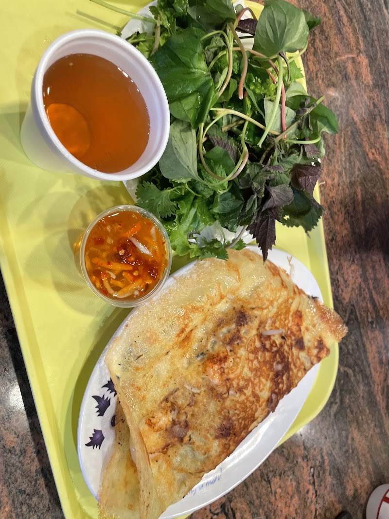 Quan Hue Restaurant food