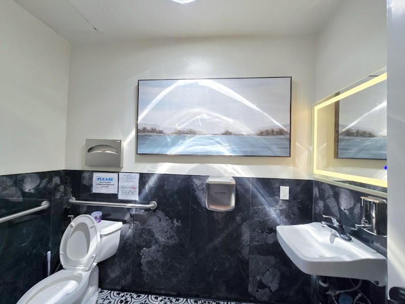 Phở Passion and MinTea Bar interior