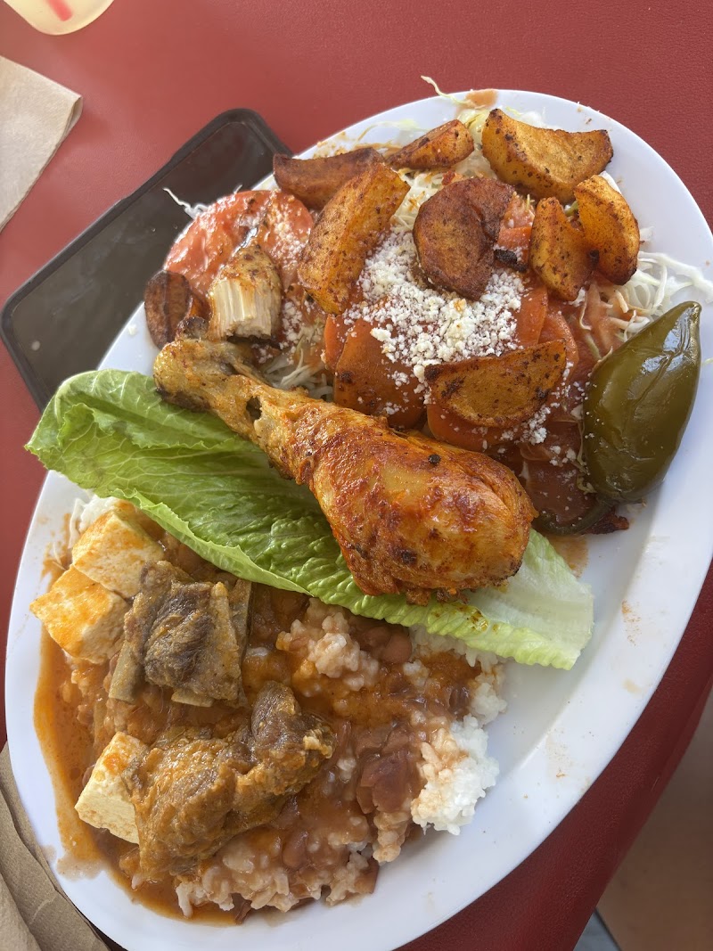 Los Twins Mexican Grill food