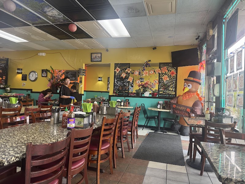 Pho Mai #1 Noodle House interior