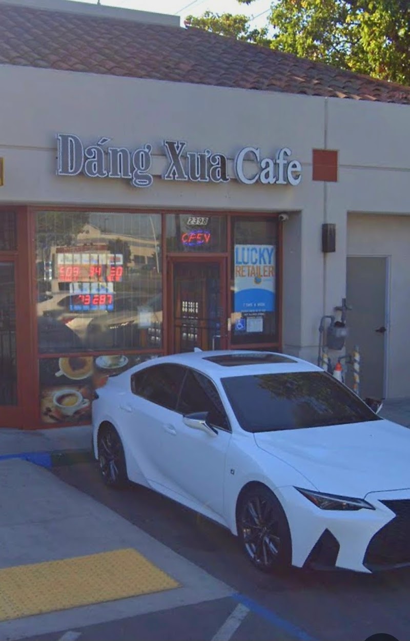 Dáng Xưa Cafe exterior