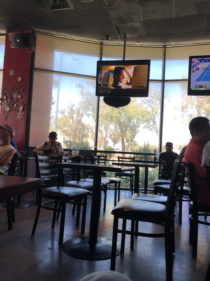 Em Quyen Cafe interior