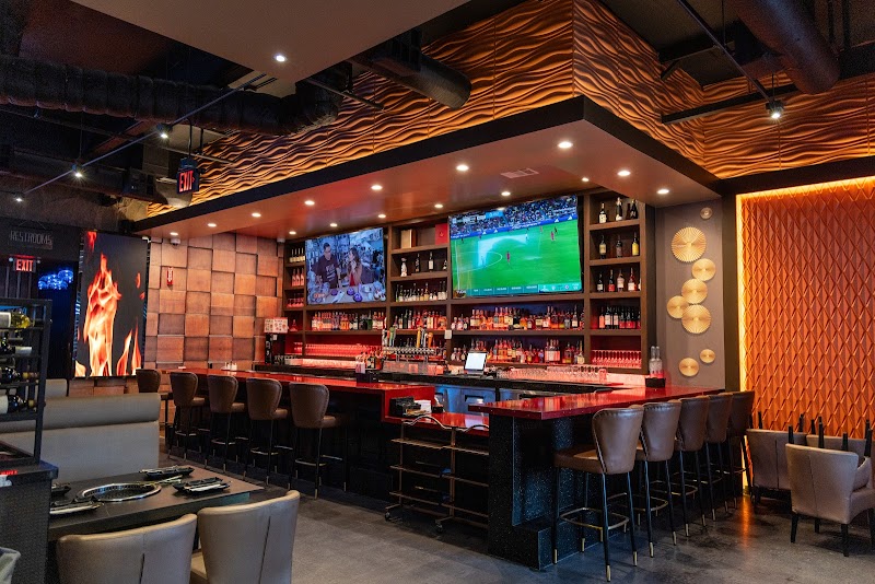 牛浪人 Wagyu Grill AYCE Barbeque, Sushi & Bar interior