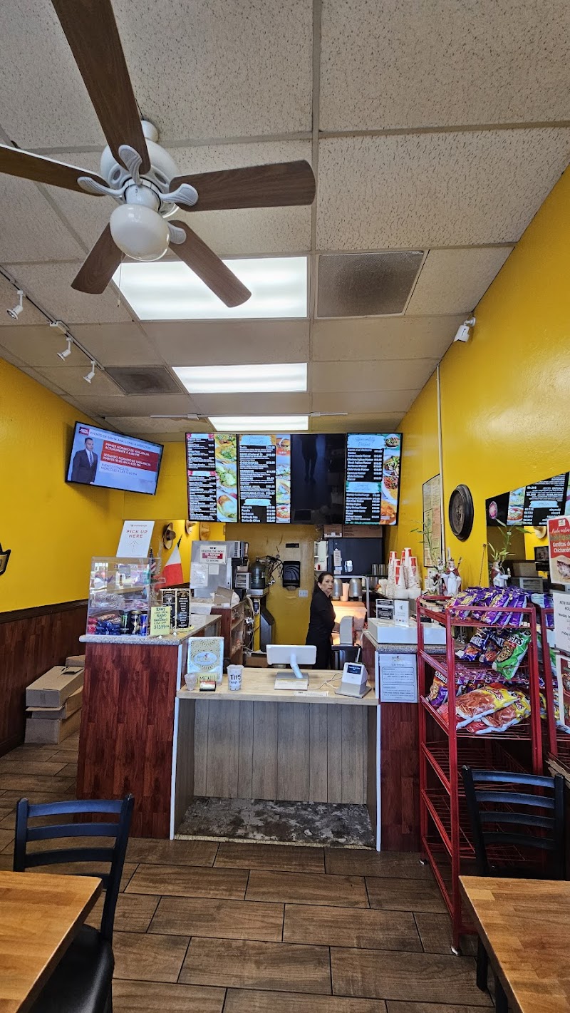 Taqueria El Coral (Capitol) interior