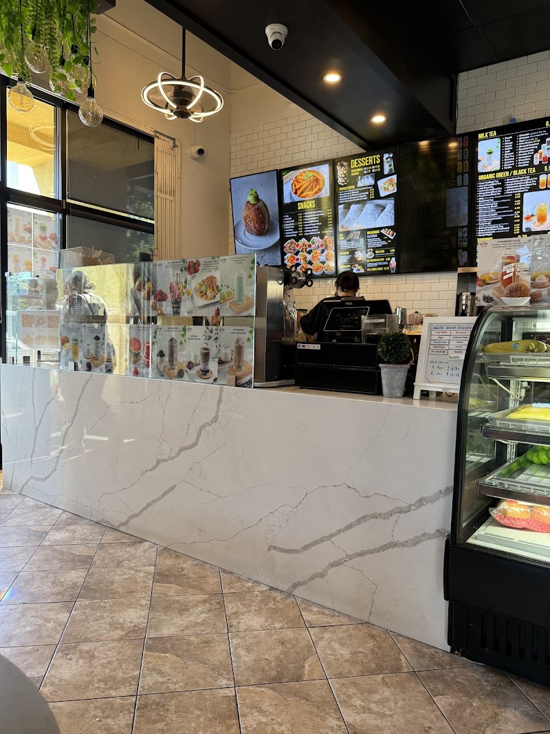 Le Crème Cafe interior