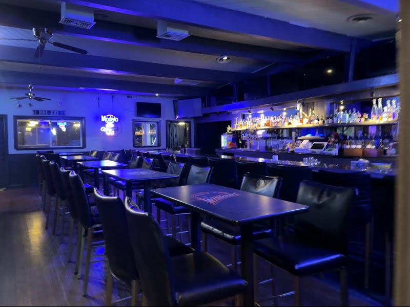 Eli’s Sports Bar & Lounge interior