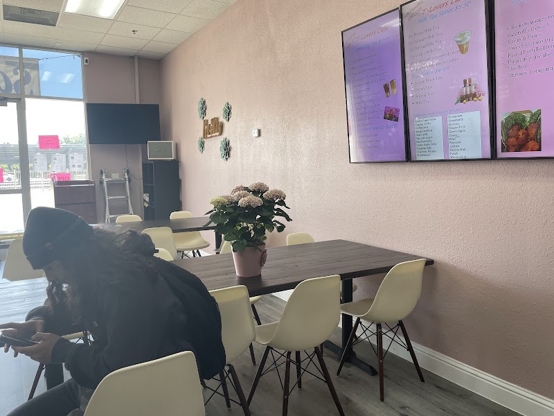 T-Lover's Cafe interior