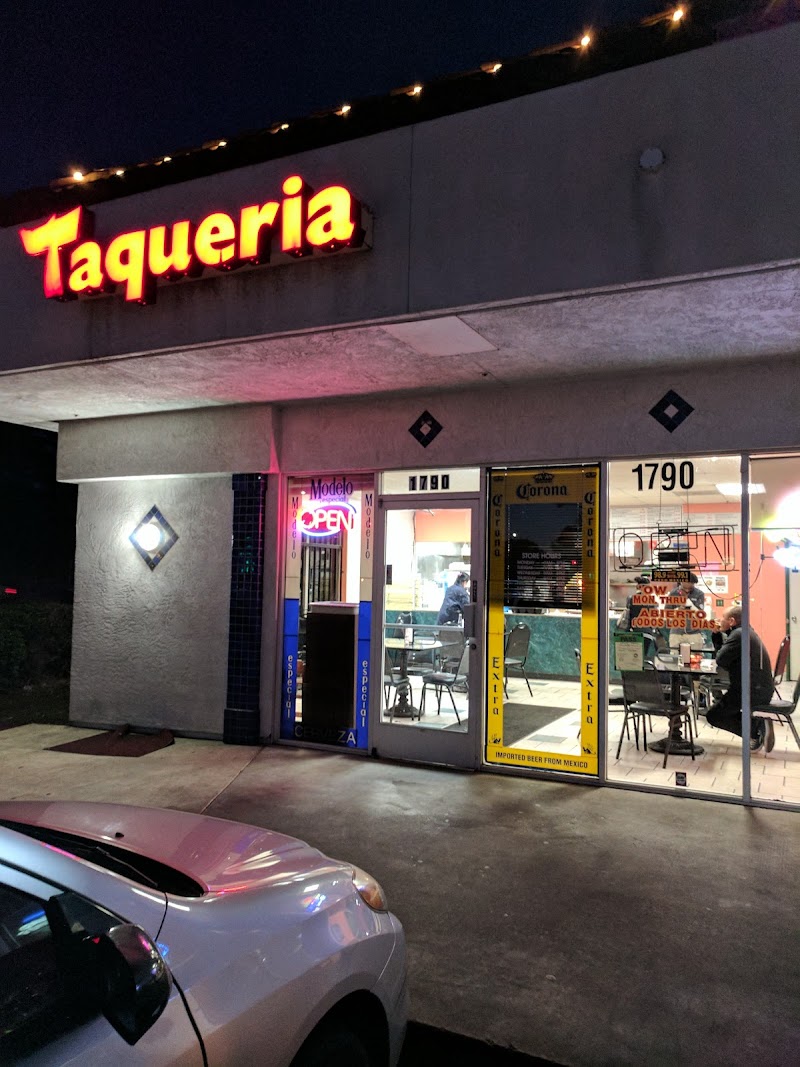 Whipple Taqueria Mexican Restaurant exterior