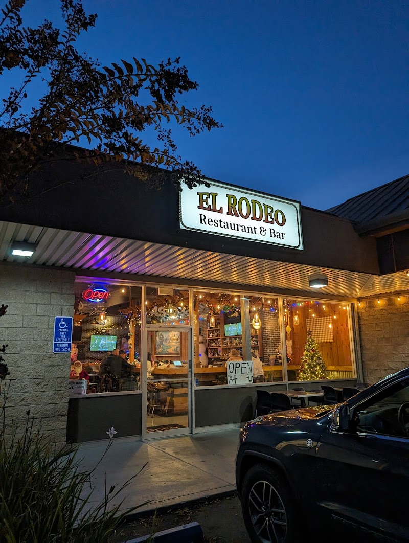 El Rodeo exterior