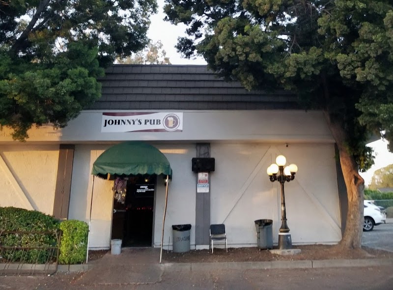 Johnny's Pub exterior