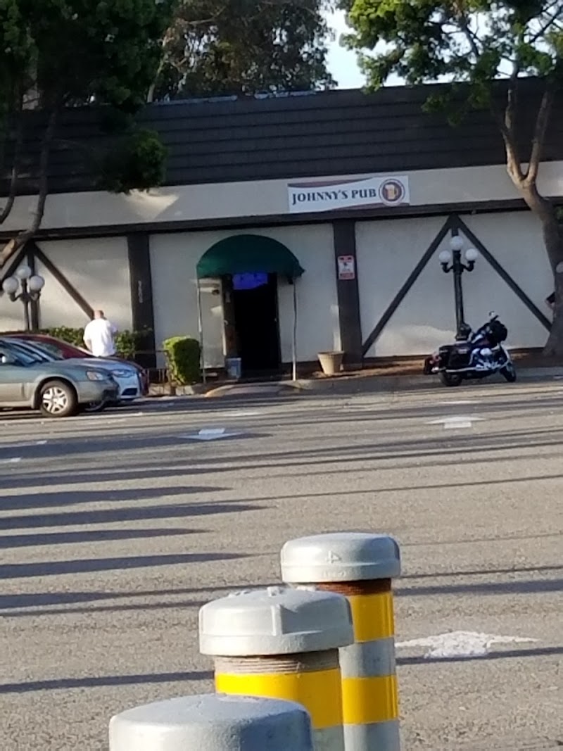 Johnny's Pub exterior