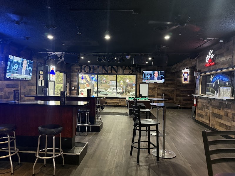 Johnny's Lounge interior