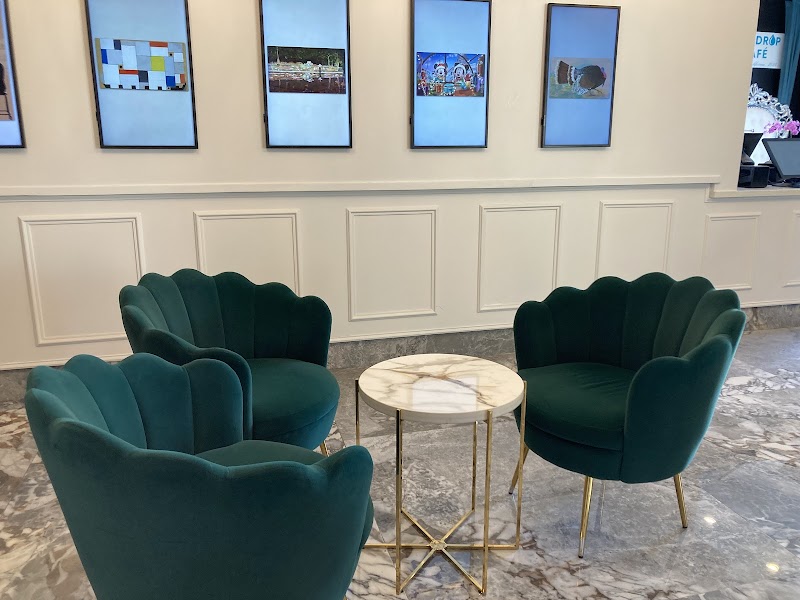 Raindrop Cafe interior