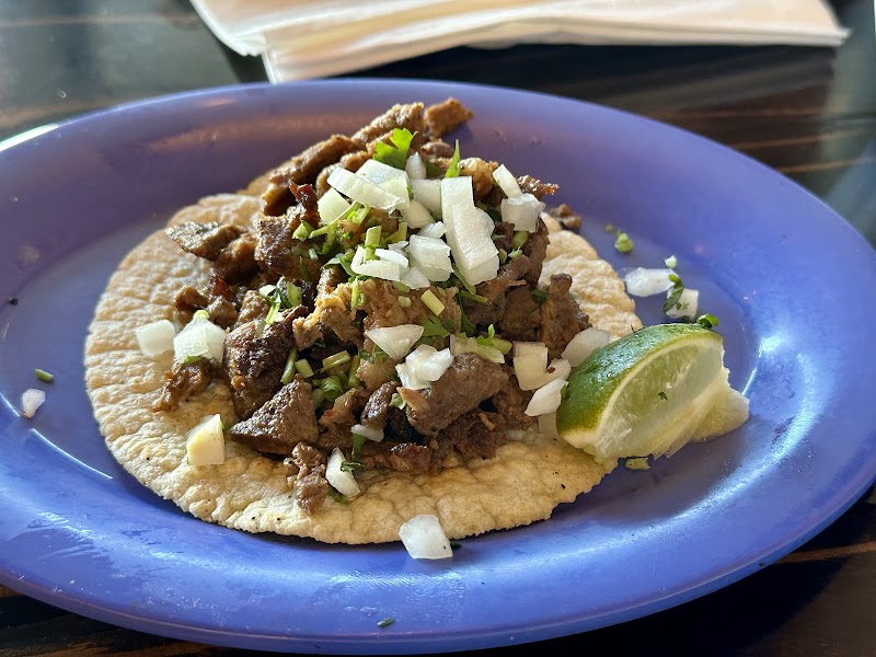 Los Jefes Taqueria food