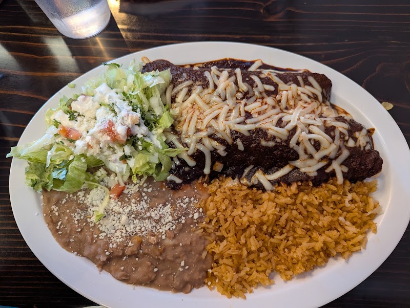 Los Jefes Taqueria food