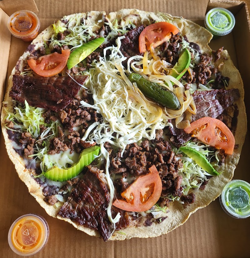 Tacos y Tlayudas el Ejuteco food