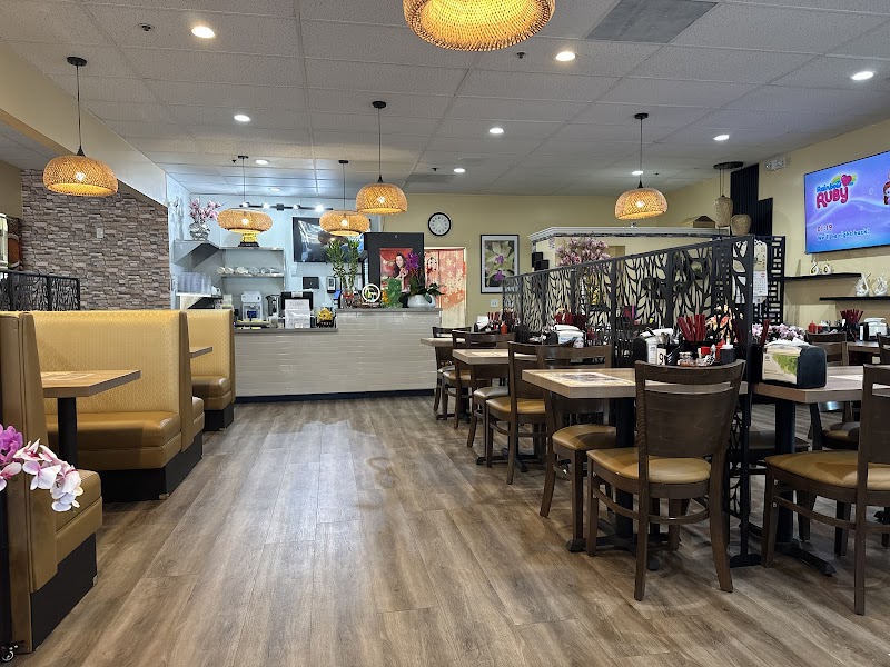 Pho Ngoc Lan Noodle House interior