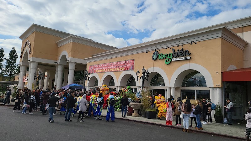 Rong Biển Restaurant exterior
