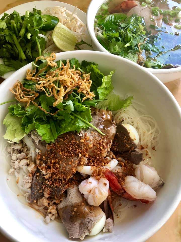 Rong Biển Restaurant food