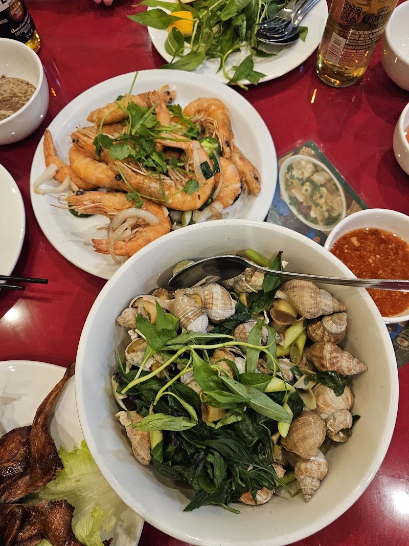 Rong Biển Restaurant food