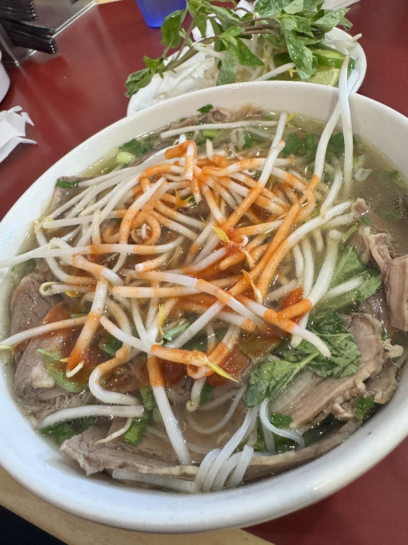 House of Phở food