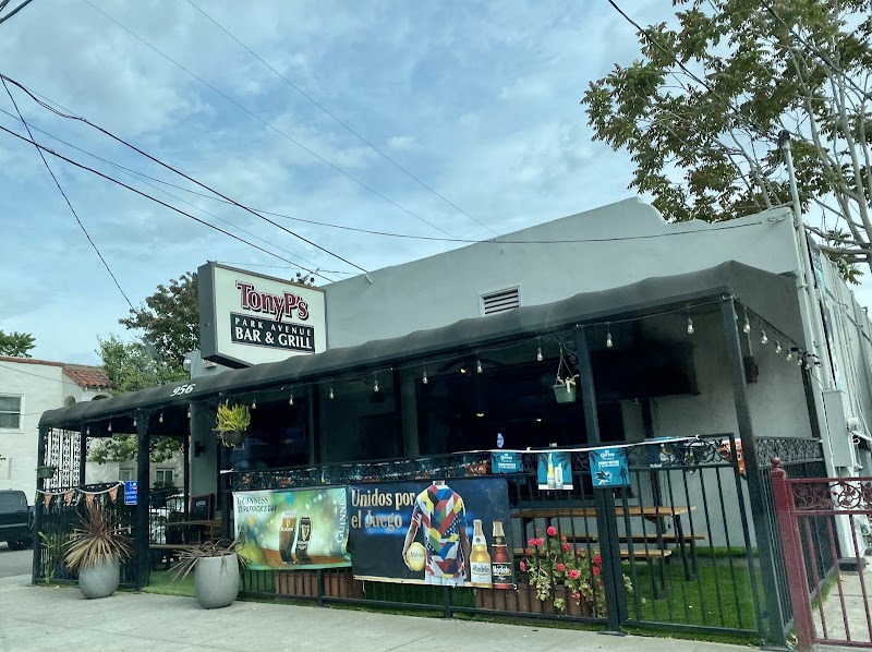 Tony P's Park Ave Bar & Grill interior
