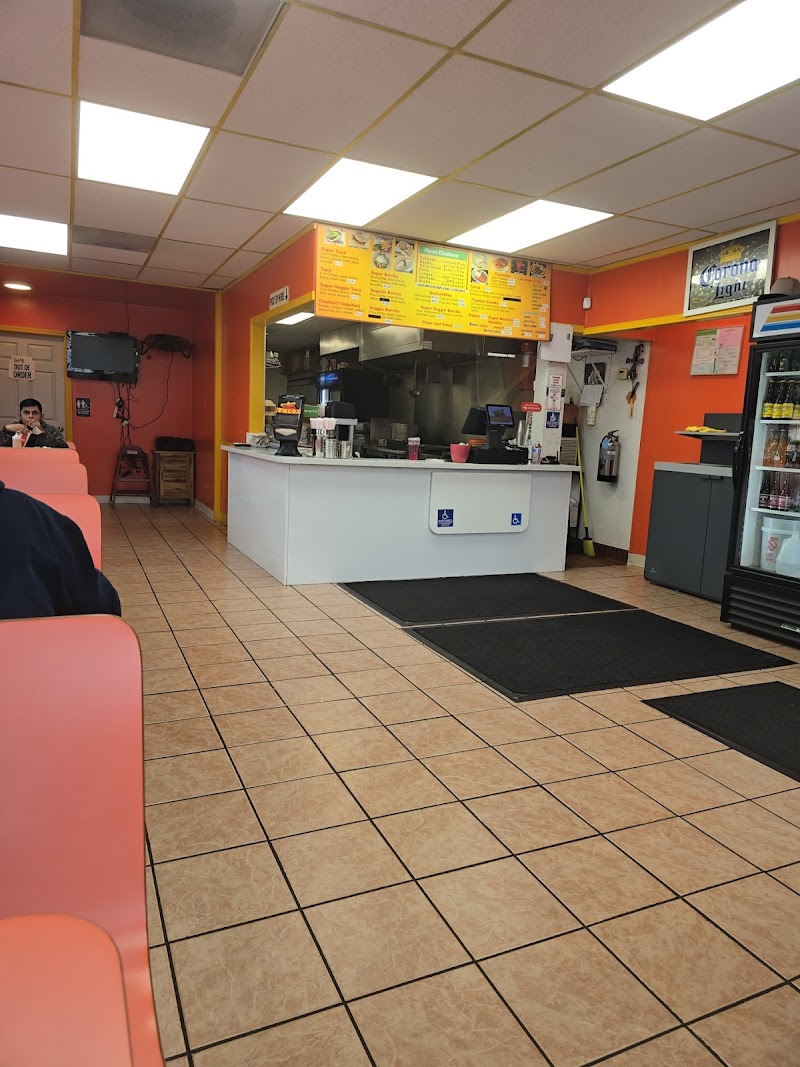 Ricos Tacos interior