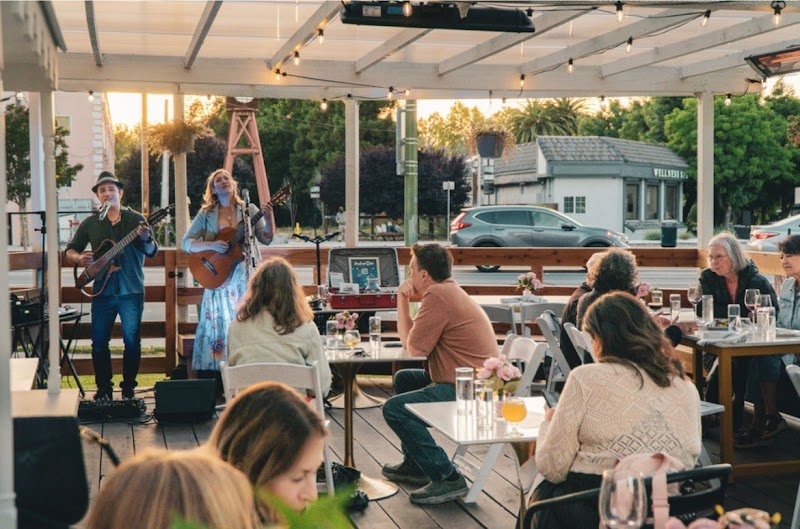 Epicure Club Cafe and Wine Bar